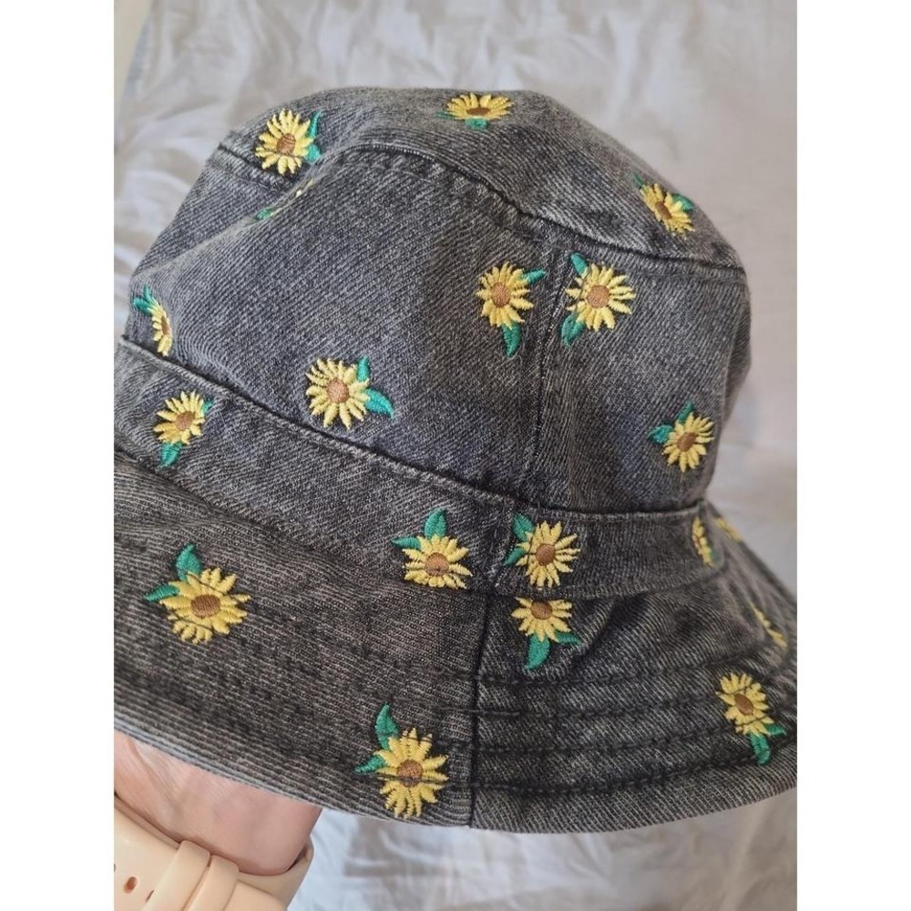 American Eagle Women OS Embroidered Daisy black denim Bucket Hat boho summer - Picture 5 of 7
